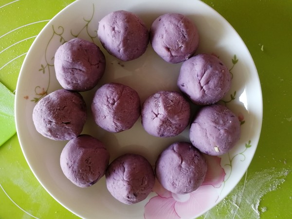 Purple Potato and Taro Mashed Bread recipe