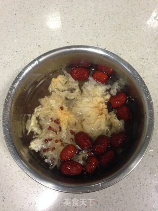 Red Beans, Red Dates and Tremella Soup recipe