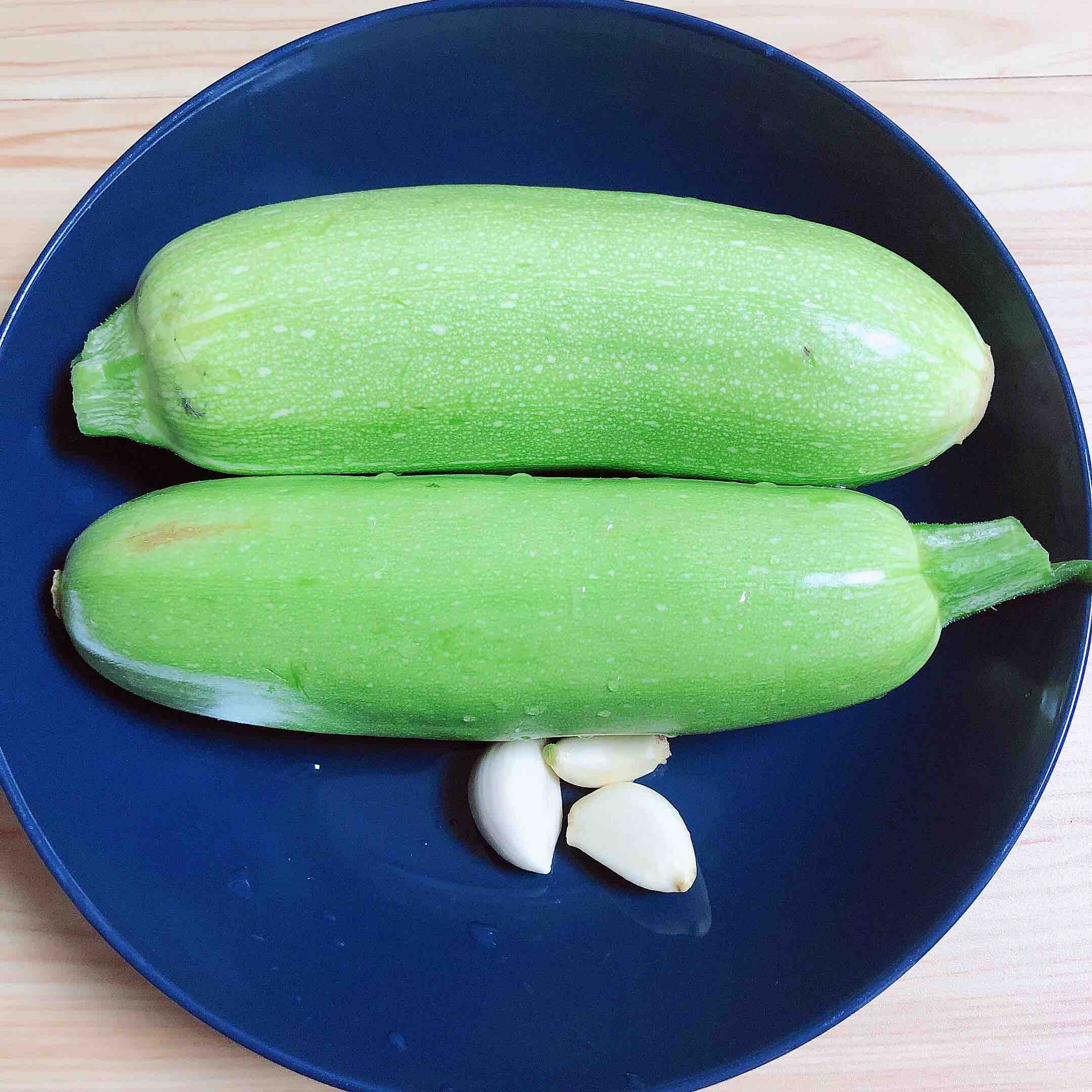 Zucchini with Butter and Black Pepper (quick Dishes) recipe