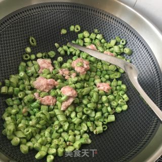 Stir-fried String Beans with Sprouts and Minced Meat recipe