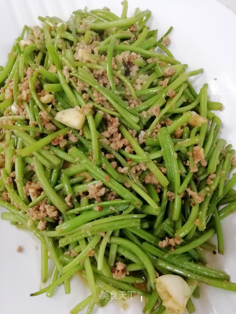 Stir-fried Sweet Potato Stems with Minced Meat recipe