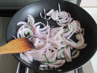 Shredded Chicken with Leek, Flower and Onion recipe