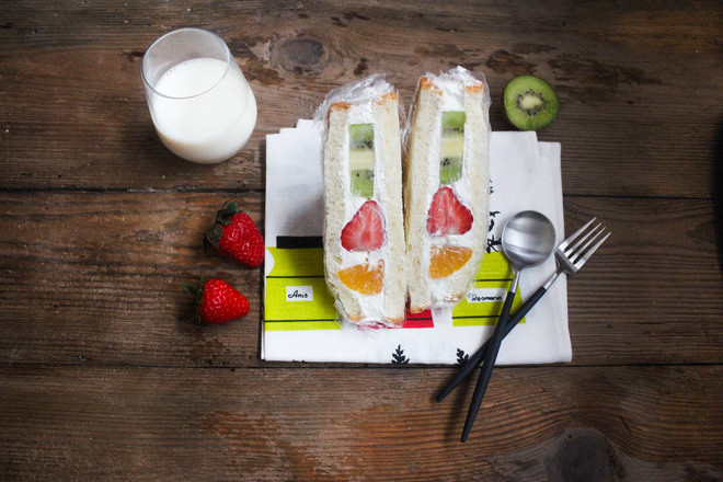 A Fruit Sandwich with Superb Value-"late Night Bakery" recipe