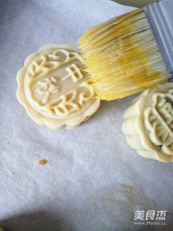 Mooncake Season-classic Cantonese Egg Yolk Lotus Paste recipe