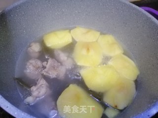 Apple Series 9: Apple Spare Ribs Seaweed Soup recipe