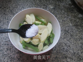 Plum Peas Mixed with Whipped Bamboo Shoots recipe