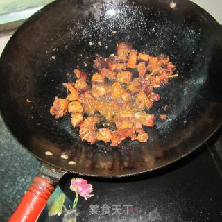 Stir-fried Cured Chicken Drumstick with Diced Potatoes recipe