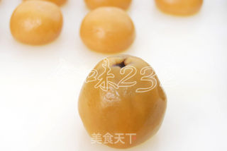 Cantonese Style Jujube Mud Pine Nut Mooncake recipe