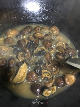 Braised Mushroom and Sea Cucumber with Abalone Sauce recipe