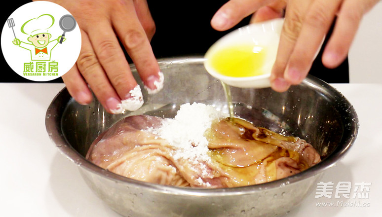 Pepper Pork Belly Chicken, Nourishing and Nourishing Stomach Soup in Winter! --wai recipe