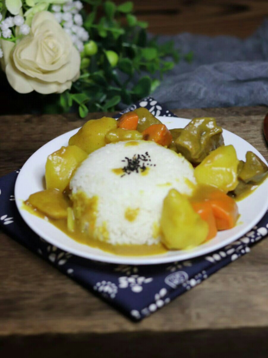 Curry Beef with Potatoes
