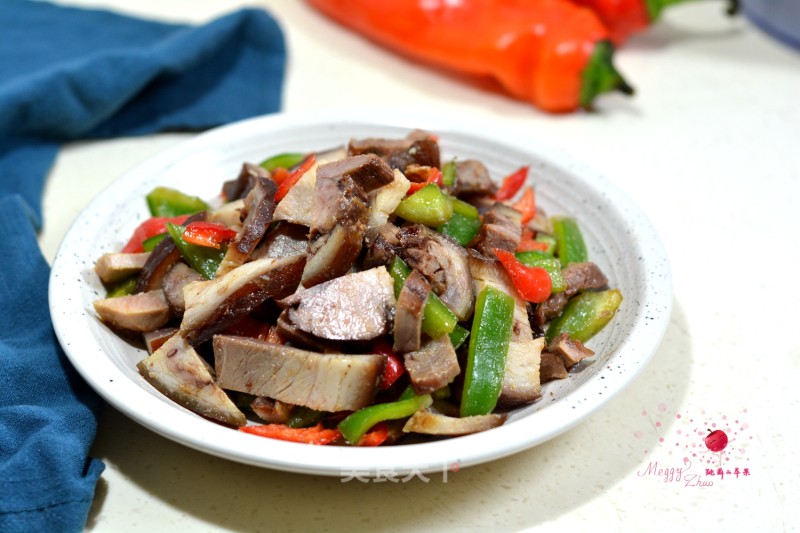 [beijing] Pork Knuckles Mixed with Green and Red Pepper