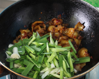 The First Dish of Sichuan Cuisine---golden Twice-cooked Pork recipe