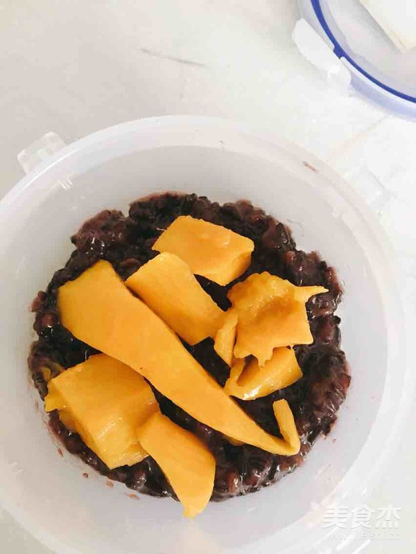 Mango Sticky Rice with Coconut Milk recipe