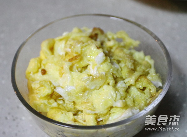 Scrambled Eggs with Enoki Mushroom recipe