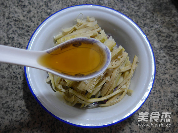 Lamb Tail Bamboo Shoots Mixed with Eggplant recipe