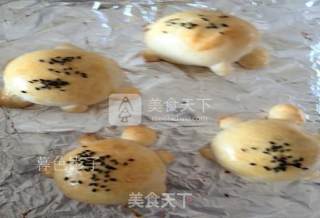 #aca烤明星大赛# Little Turtle Bread with Cherry Sauce recipe
