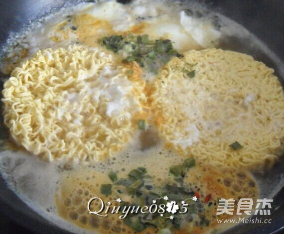 Instant Noodles with Poached Egg recipe