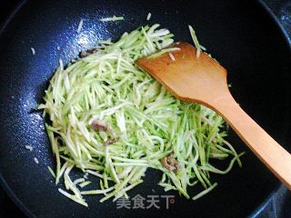 Stir-fried Shredded Pork with Zucchini recipe