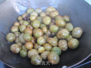 Braised Potatoes in Sauce recipe