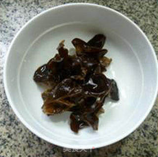 Stir-fried Cabbage with Black Fungus Roast Duck recipe