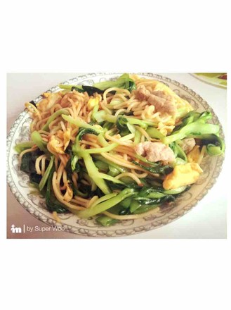 Fried Noodles with Eggs, Pork and Vegetables recipe