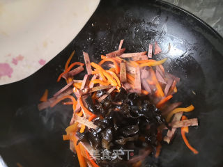 #家常菜# Stir-fried Pork Liver with Sharp Pepper recipe