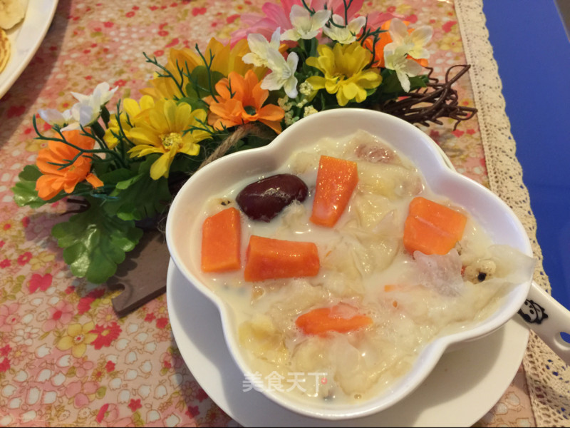 Snow Ear Lotus Seed Soup recipe