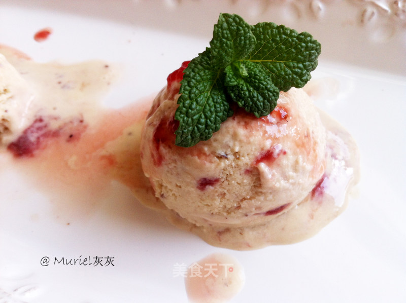 [strawberry Vanilla Ice Cream] with Strawberry Jam recipe