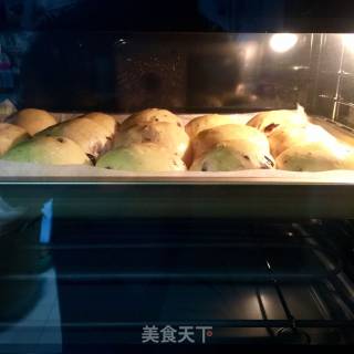 Blackcurrant Cheese Bread recipe