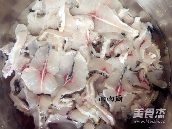 Explain How to Make An Authentic Chongqing Pickled Cabbage Fish (fresh, recipe