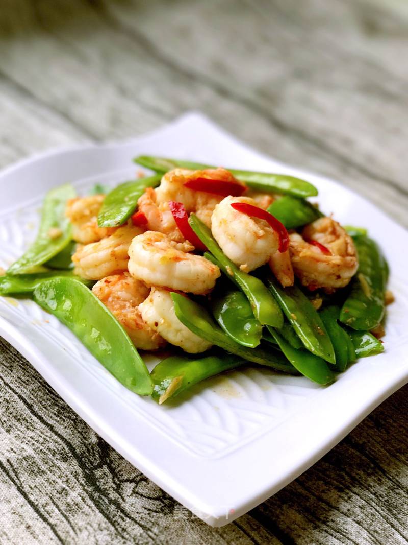 Fried Shrimp Balls with Snow Pea recipe
