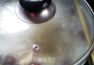 Stewed Chicken Soup with Red Dates and Lotus Seeds recipe