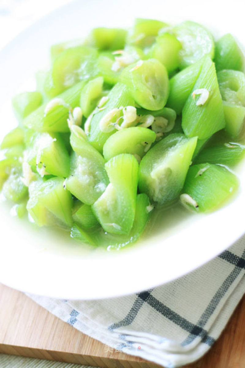 Fried Loofah with Dried Shrimp recipe