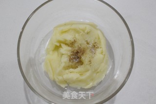 Potato Yolk Crisp recipe