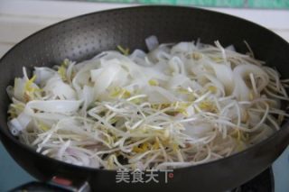 Stir-fried Niuhe recipe