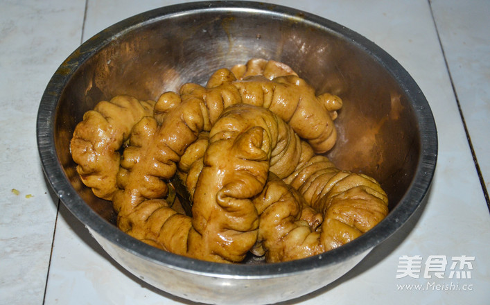 Mother's Multi-course Version of Dry Pot Fat Intestines recipe