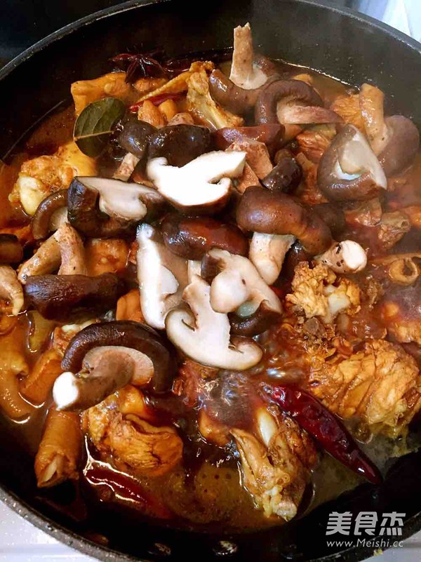 Chicken Stewed with Mushrooms recipe