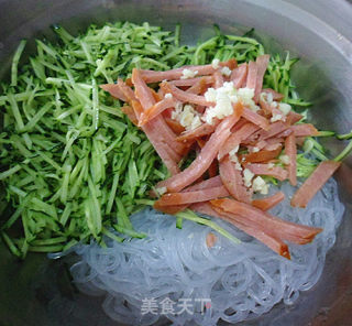 Vermicelli Mixed with Cucumber recipe