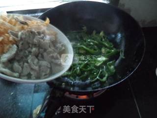 Shredded Pork with Green Pepper Egg Skin recipe