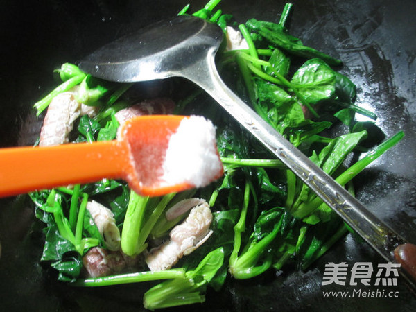 Fried Mantis Shrimp with Spinach recipe