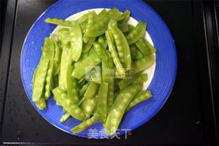 Fried Bacon with Snow Beans recipe