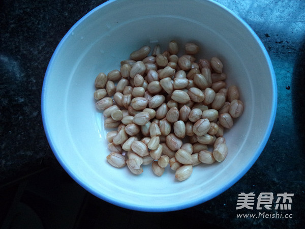 Steamed Duck with Peanuts recipe