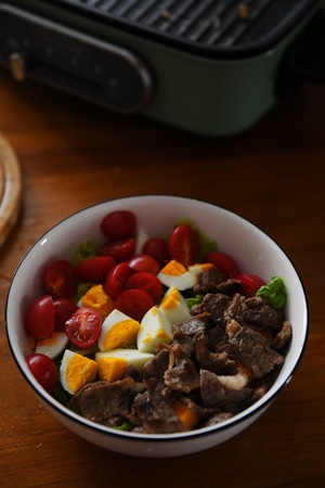 Light Food Series--beef, Egg, Vegetable Salad recipe