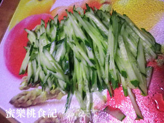 Quick Cold Dishes --- Spicy Enoki Mushroom and Cucumber recipe