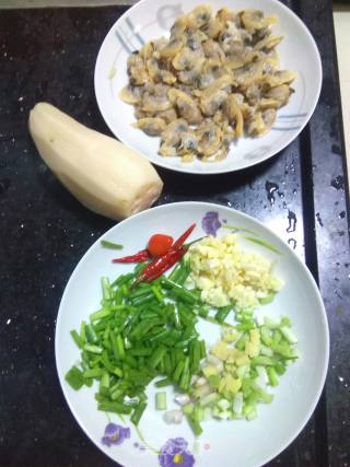 Stir-fried Clam with Hot and Sour Lotus Root recipe