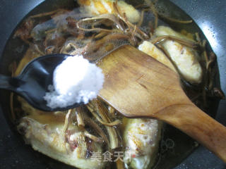 Grilled Middle Wings with Tea Tree Mushroom recipe