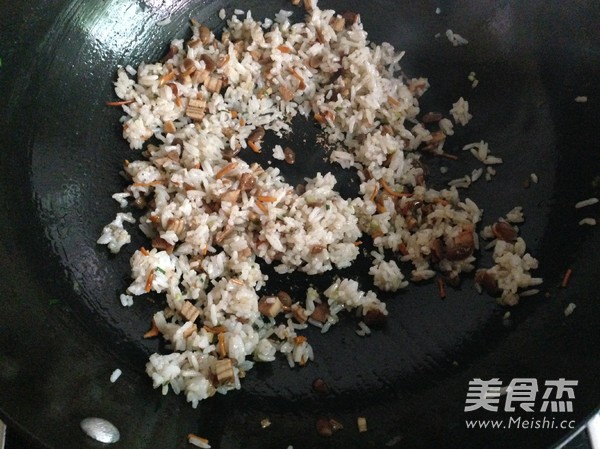 Fried Rice with Cordyceps Flower Pork Sauce recipe