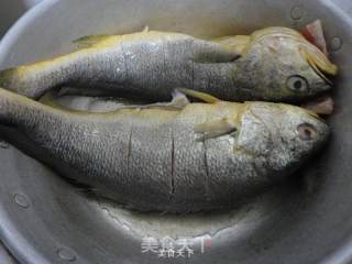 Home-style Stewed Yellow Croaker recipe