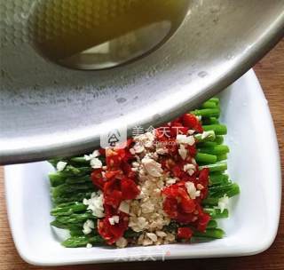Asparagus with Pickled Pepper and Peanut recipe